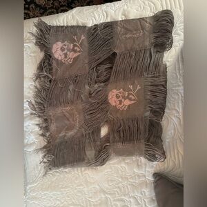 Skeleton scarf